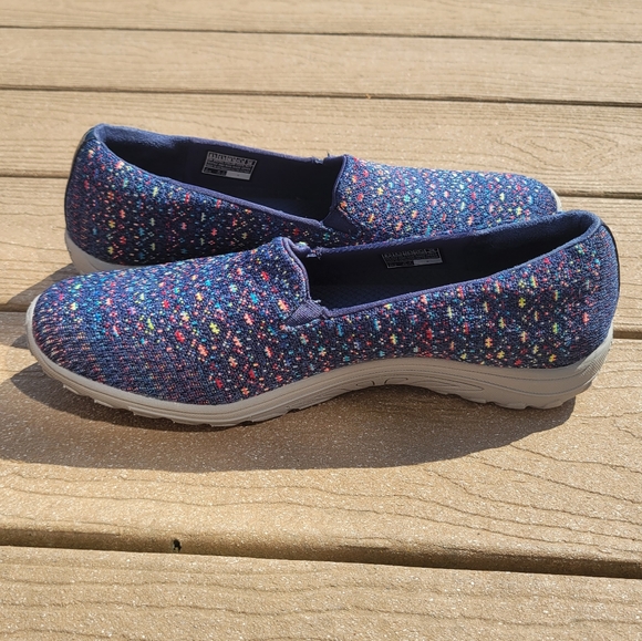 Sketchers Reggae Fest Wicker Rainbow Design Slip On Relaxed Fit Shoe Women's 8.5 - Picture 6 of 9